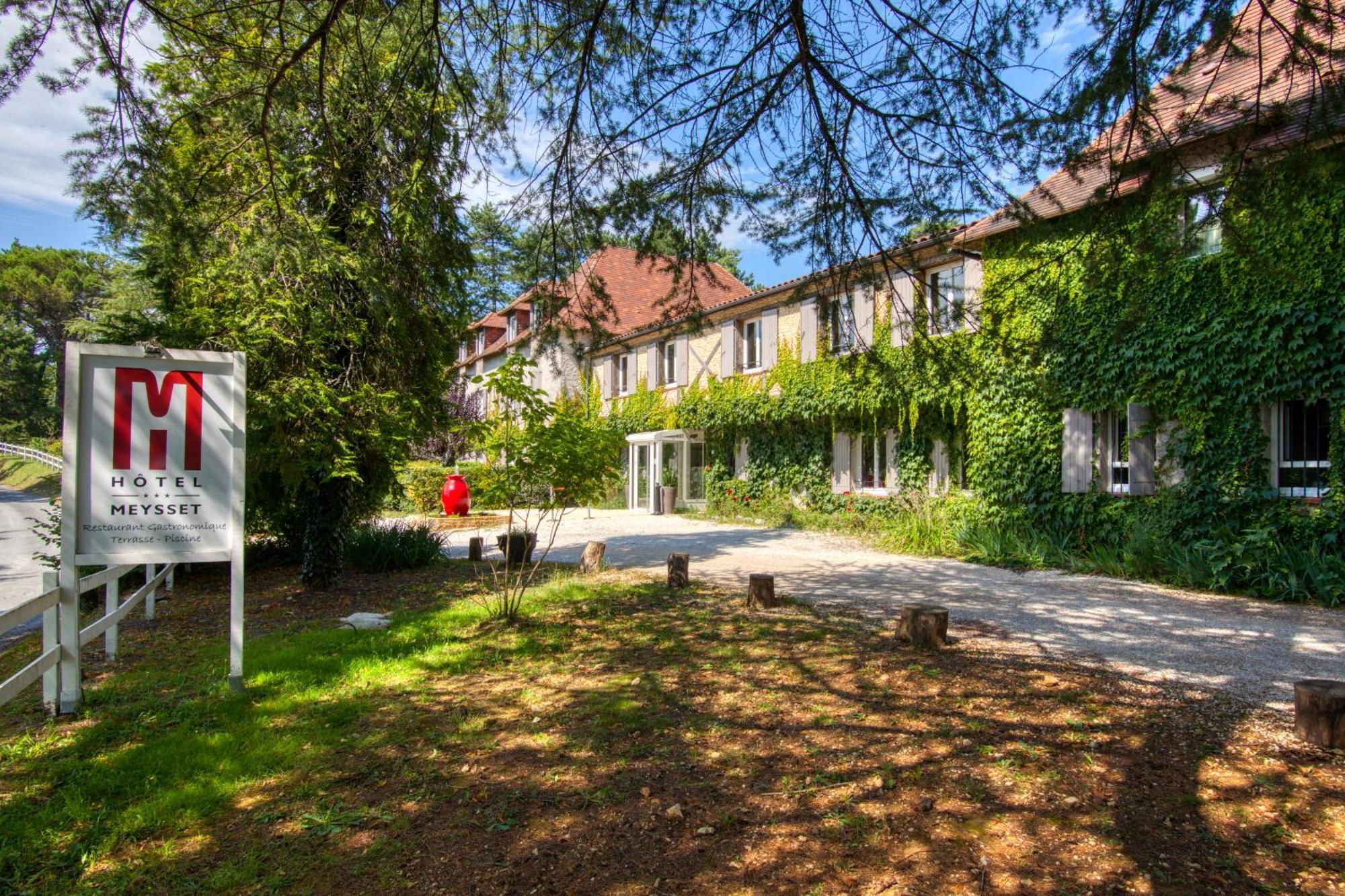 Hotel & Restaurant Le Meysset Sarlat-la-Caneda Exterior photo